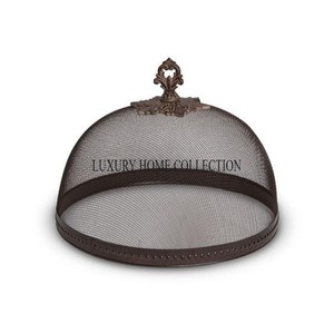 Dôme alimentaire en métal fabriqué à la main de conception antique unique avec découpe élégante pour couvrir les aliments décoratifs et protecteurs - Product Image 1
