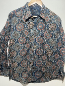 เสื้อเชิ้ตผ้าฝ้ายพิมพ์ลายบล็อกสำหรับผู้ชายสไตล์ทันสมัย |   คอลเลคชั่นเสื้อเชิ้ตแขนยาวลายดอกไม้ผ้าฝ้าย 100% - Product Image 4