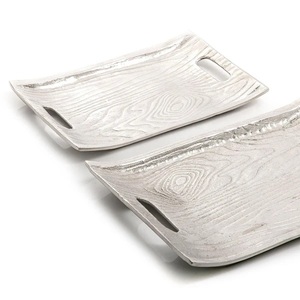 Plateau de service en aluminium de haute qualité avec construction durable et design élégant parfait pour la cuisine et la table à manger - Product Image 2