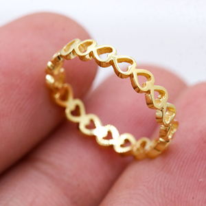 Comprar anillo de banda de joyería de uso diario hecho a mano en forma de corazón chapado en oro amarillo de Plata de Ley 925 para mujer al por mayor - Product Image 6