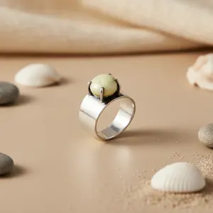 Anillo Romántico de Plata con Gema Amarilla Tallada, Joyería Fina y Delicada para Mujer, Chapado en Rodio con Engaste Elegante, Regalo para Ella - Product Image 1