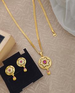 Collier tendance en plaqué or artificiel pour filles et femmes, idéal pour un cadeau, disponible en gros à partir d'Inde - Product Image 3