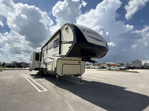 Usado, 2020, Forest River Cardinal Limited 3780LFLE, listo para vender - Product Image 2