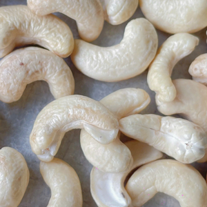 Anacardos crudos al por mayor, anacardos WW180, WW240, WW320 SANTIGO de Tanzania, anacardos a precio barato, embalaje OEM ODM - Product Image 1