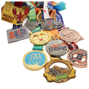 U-meking tùy chỉnh huy chương danh hiệu móc vàng hiển thị bóng đá nhựa Marathon kim loại cho thể thao với Ribbon acrylic bóng đá Huy Chương - Product Image 5