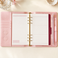 LABON Agenda A5 personnalisé en cuir PU, avec reliure à 6 anneaux, motif quadrillé rose poudré, pages intérieures et breloque cerise, pour marque