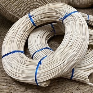 Prix bas, rotin flexible rond, matériau de rotin brut de qualité supérieure pour la fabrication d'artisanat, provenant de l'usine - Product Image 3