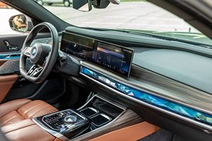 2023 i7 xDrive60 Doble Motor AWD, Equipamiento de Alta Gama, Interior Tartufo, Sin Modificaciones - Product Image 4