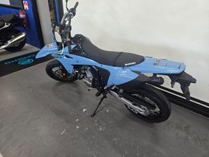 Ventes aux enchères 2026 DR-Z4SM Supermotos – Nouvelles motos avec une vitesse maximale de plus de 80 km/h et une puissance de 1001-2000W, acompte requis - Product Image 2