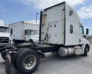 Best!! AFFORDABLE DISCOUNT 2020 <b>Freightliners</b> Cascadias 113 Sleeper Semi <b>Truck</b> 72 Integral Sleeper 450HP Automatic - Product Image 3