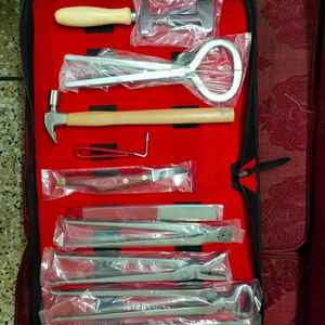 Kit Profesional de 12 Herramientas de Herrador, Juego de Acero y Hierro Hecho a Medida para Herraduras de Caballos - Product Image 1