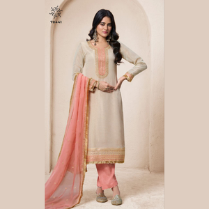 Presentación exclusiva de organza viscosa bordada con rayas Zari, colecciones de trajes de uso étnico pesado, venta al por mayor por Royal Export - Product Image 3