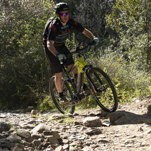 Bicicleta Eléctrica Youin Mont Blanc con Cuadro de Aluminio, Autonomía de 95 km, Motor Central para Batería de 720, Frenos de Disco Hidráulicos - Product Image 3