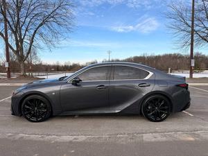Sedán Deportivo Premium 350 F SPORT Modelo Performance Usado 2021 - Product Image 1