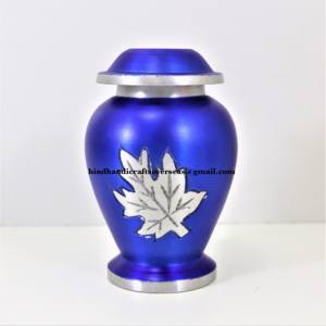 Urne funéraire artisanale en céramique verte de style antique, petite urne commémorative, prix de gros par un fabricant indien - Product Image 2