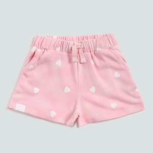 Shorts imprimés en forme de cœur rose Hop Kids pour bébés garçons, shorts en coton uni d'été, shorts en coton personnalisés - Product Image 1