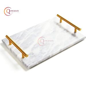Plateau en marbre moderne pour servir la nourriture et le petit déjeuner Plateau de couleur blanche avec poignée en acier inoxydable plaqué or Design unique - Product Image 1