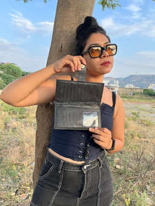 Nouveau Style occidental coloré en cuir usiné pochette femmes conçu sac à main vente chaude taille compacte en cuir usiné embrayages à la mode - Product Image 6