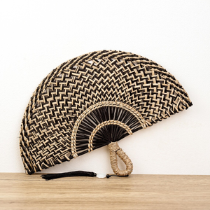 Abanico de Mano Artesanal de Bambú Tejido a Mano / Abanico Decorativo de Pared Tejido con Borla y Detalles de Jade para Bodas de Verano y Decoración del Hogar - Product Image 4