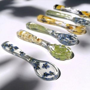 Fourchette et cuillère en résine artisanale de qualité supérieure, fabriquées en Inde, polies miroir, écologiques, pour les fêtes, la cuisine, le service, artisanat Saniya - Product Image 1