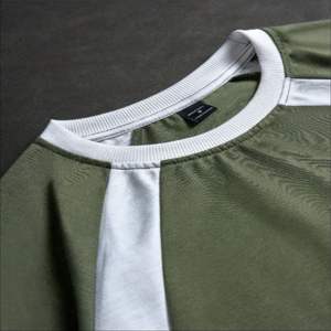 Camiseta Corta de Corte Cuadrado con Bolsillos Cargo, Diseño Personalizado, Transpirable, de Poliéster/Algodón, Estilo Urbano para Hombre, Conjunto de 2 Piezas - Product Image 4