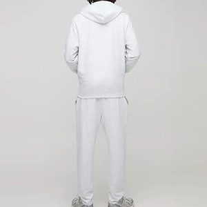 Ensemble de survêtement pour homme à coupe décontractée avec un ajustement confortable, un matériau respirant et durable, logo personnalisé, couleur et design, à capuche avec poche - Product Image 6
