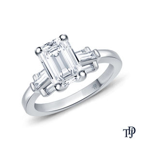 Anillo de Compromiso con Acentos de Baguette en Oro de 18K con Diamante Esmeralda Natural (Natural) en el Centro, Fabricante Mayorista y Minorista OEM - Product Image 1