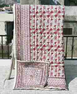 Edredón de algodón hecho a mano, transpirable, ecológico, lavable, con estampados de bloques, ideal para regalos de decoración y comodidad diaria. - Product Image 1