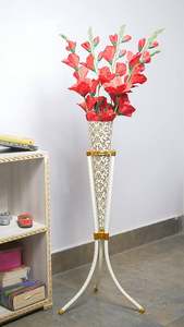 Cadre de Pot de fleur en laiton moderne de table Vase à fleurs fait à la main en laiton couleur Vase en métal de sol de luxe à vendre - Product Image 5