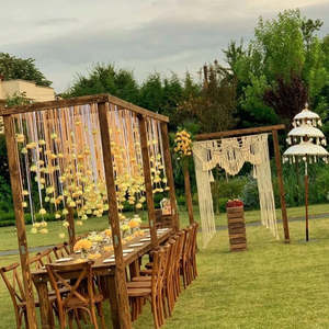 Grande toile de fond de mariage en macramé et bois - Product Image 2