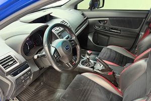 Subaru WRX Premium 2020 d'occasion en excellent état, 1-25000 milles, boîte manuelle 6 vitesses, turbo Flat-4, conduite à gauche, intérieur foncé, sièges en cuir, jantes R19 - Product Image 4