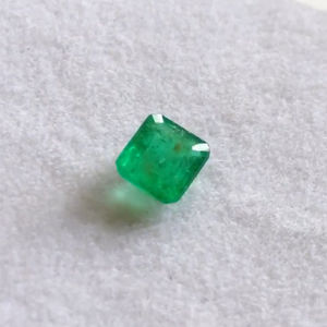 Esmeralda de Zambia de grado AAA de alta calidad, brillo excepcional, hermosa piedra preciosa verde natural, el mejor descuento certificado por IGI - Product Image 3