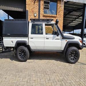 TOYOTA LAND CRUISERS 79 CABINE UNIQUE 2020 ASSEZ UTILISÉ FRAIS ET PROPRE AUCUN ACCIDENT HISTORIQUE ACHETEZ MAINTENANT - Product Image 5