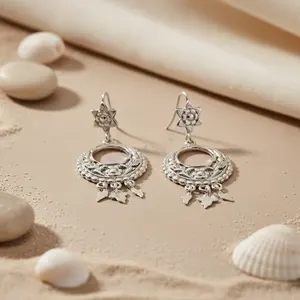 Boucles d'oreilles pendantes en filigrane plaquées or 18 carats pour femmes avec motif floral - Product Image 3