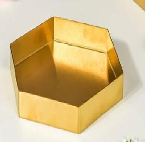 ถาดเสิร์ฟสแตนเลสสตีลงานแฮนด์เมดดีไซน์ร่วมสมัยเคลือบทองสำหรับงานแต่งงาน รอมฎอน และของหวาน - Product Image 1