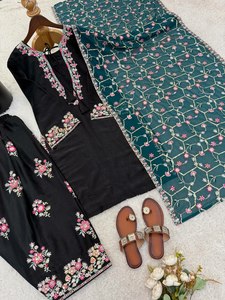 Magnifique salwar kameez pakistanais noir, coupe droite, avec un magnifique design de col et bordure, accompagné d'un ensemble de dupatta assorti, au prix de gros. - Product Image 4