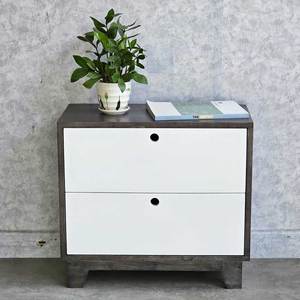 Mesita de noche de madera de caucho de 60x30x55cm con 2 cajones TDG68025 Muebles de dormitorio - Product Image 2