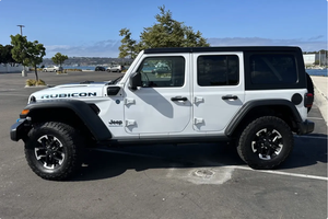 D'OCCASION PRÊT À ROULER |   Conduite à gauche |   Conduite à droite |   2024 JEEPPSS WRANGLERRSS 4XE RUBICONNSS - Product Image 2