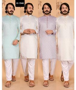 Derniers vêtements de mariage et de fête Vêtements pour hommes Prêt à porter Kurta avec Kurta lourd en soie jecquard et ensemble de pyjama en coton Raymond - Product Image 1