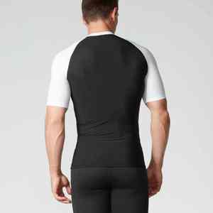 Nouveau T-shirt de sport à compression sans couture à séchage rapide pour homme, en polyester, imprimé avec logo personnalisé, manches courtes, course à pied, entraînement, rashguard - Product Image 4