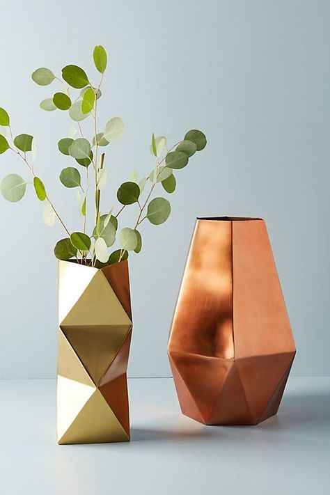 Elegant Style Metal Flower Vase with a Smooth Gold Finished and Intricate Patterns Metal Flower Vase for Home