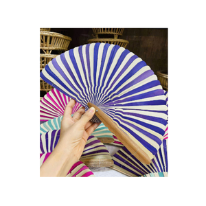 Abanico de bambú vietnamita tradicional Regalos personalizados hechos a mano Mimbre hecho a mano Abanicos de mano de hoja de palma natural - Product Image 5