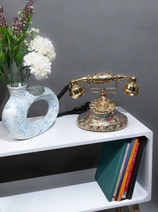 Téléphone fixe rétro coloré en laiton pour la décoration de la maison et du bureau, décoration dorée pour la maison, style moderne, décoration de ferme - Product Image 2