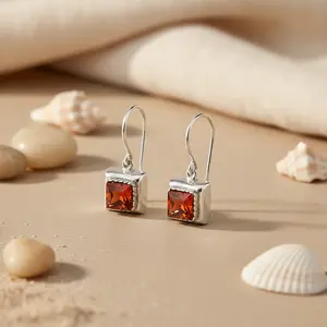 Boucles d'oreilles pendantes en quartz et perles plaquées or vintage et mignonnes pour le port quotidien des femmes - Product Image 1