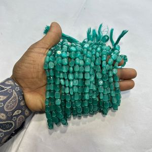 Perles de verre ovales bleues naturelles Monalisa Type de pierre précieuse - Product Image 1