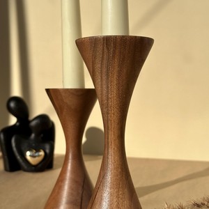Hermoso candelabro de madera Par de dos escandinavos de mediados de siglo Diseño moderno Regalo de inauguración de la casa - Product Image 3