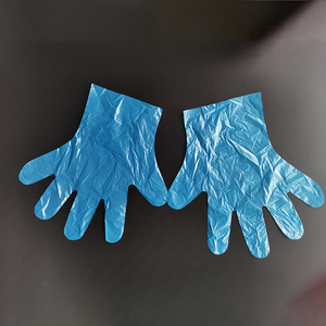 Ajustement parfait et sécurité optimale: gants en plastique pour usage médical et général - Product Image 3