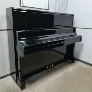 Piano droit KAWAI US5X fabriqué au Japon, noir, son puissant, longue tenue, mécanisme à marteaux robuste importé. - Product Image 1