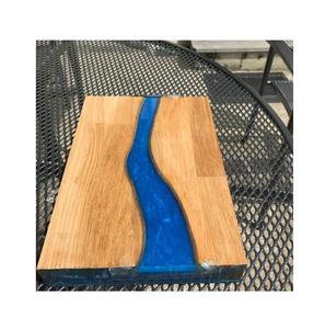 Planche à découper en résine de luxe fabriquée à la main avec des couleurs de marée océanique base en bois durable parfaite pour les repas et la cuisine - Product Image 6