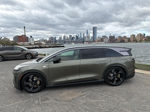 2026 L U C I D Edición Gravity Dream, Auto de Bajo Kilometraje, Caja de Cambios Automática, Dirección Suave, Gasolina/Eléctrico, Batería de Litio - Product Image 4